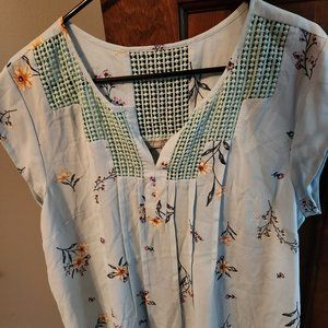 Daniel Rainn light weight blouse